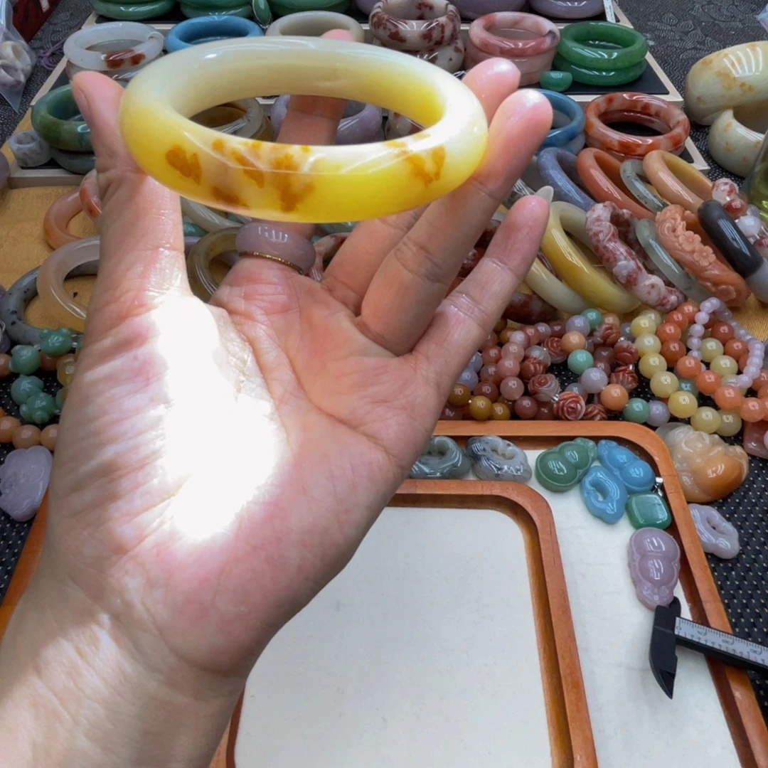 石英岩玉未镶嵌圈口59