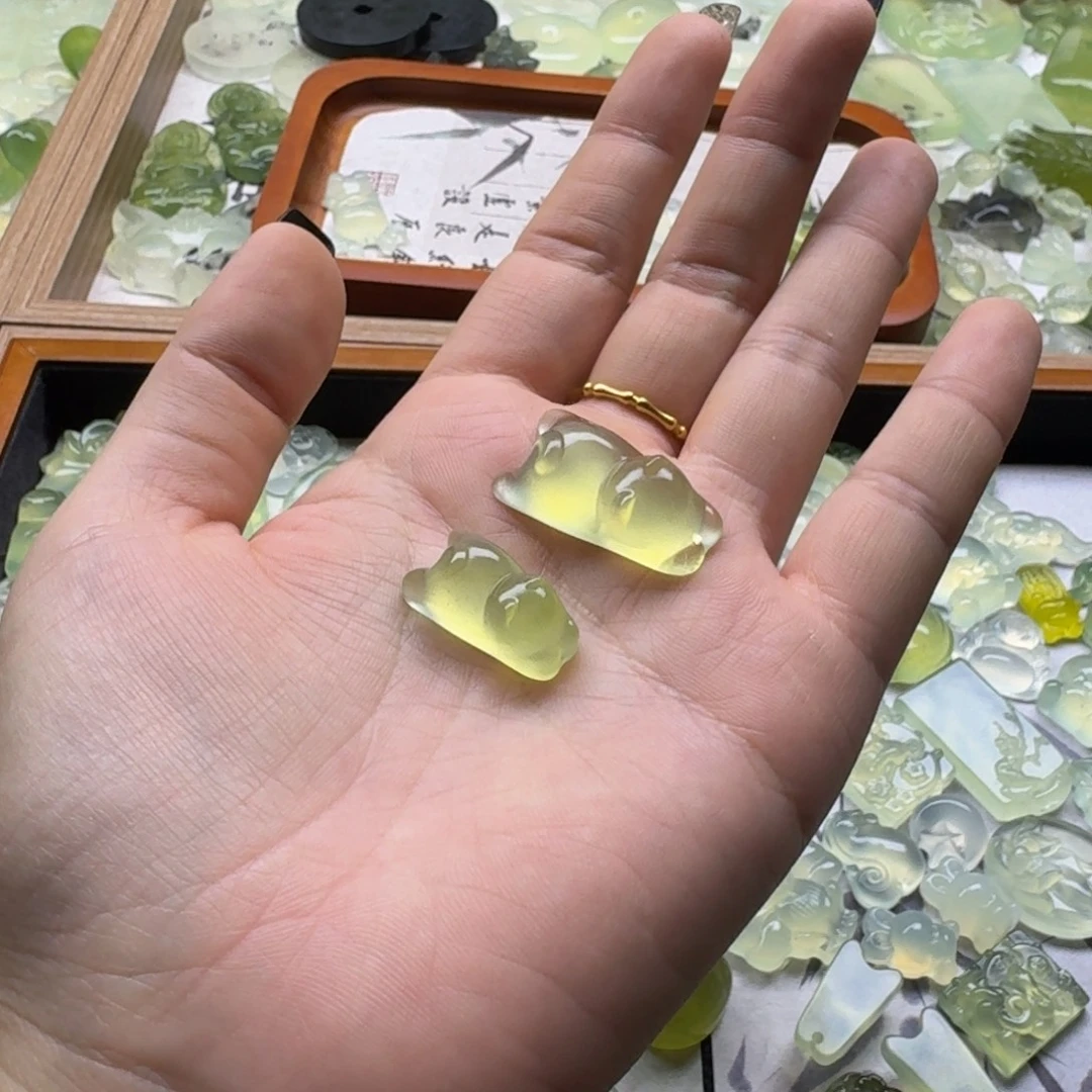 心****蛇纹石玉未镶嵌颈饰