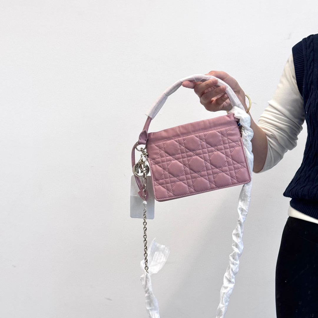 95新 DIOR/迪奥 dior樱花粉色小福袋手提包