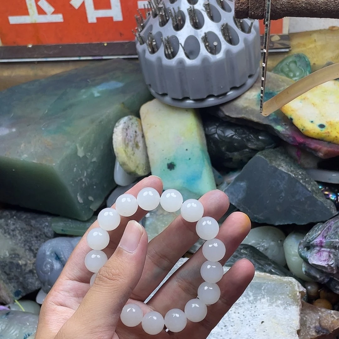 喂***呀和田玉（糖玉）未镶嵌颈饰