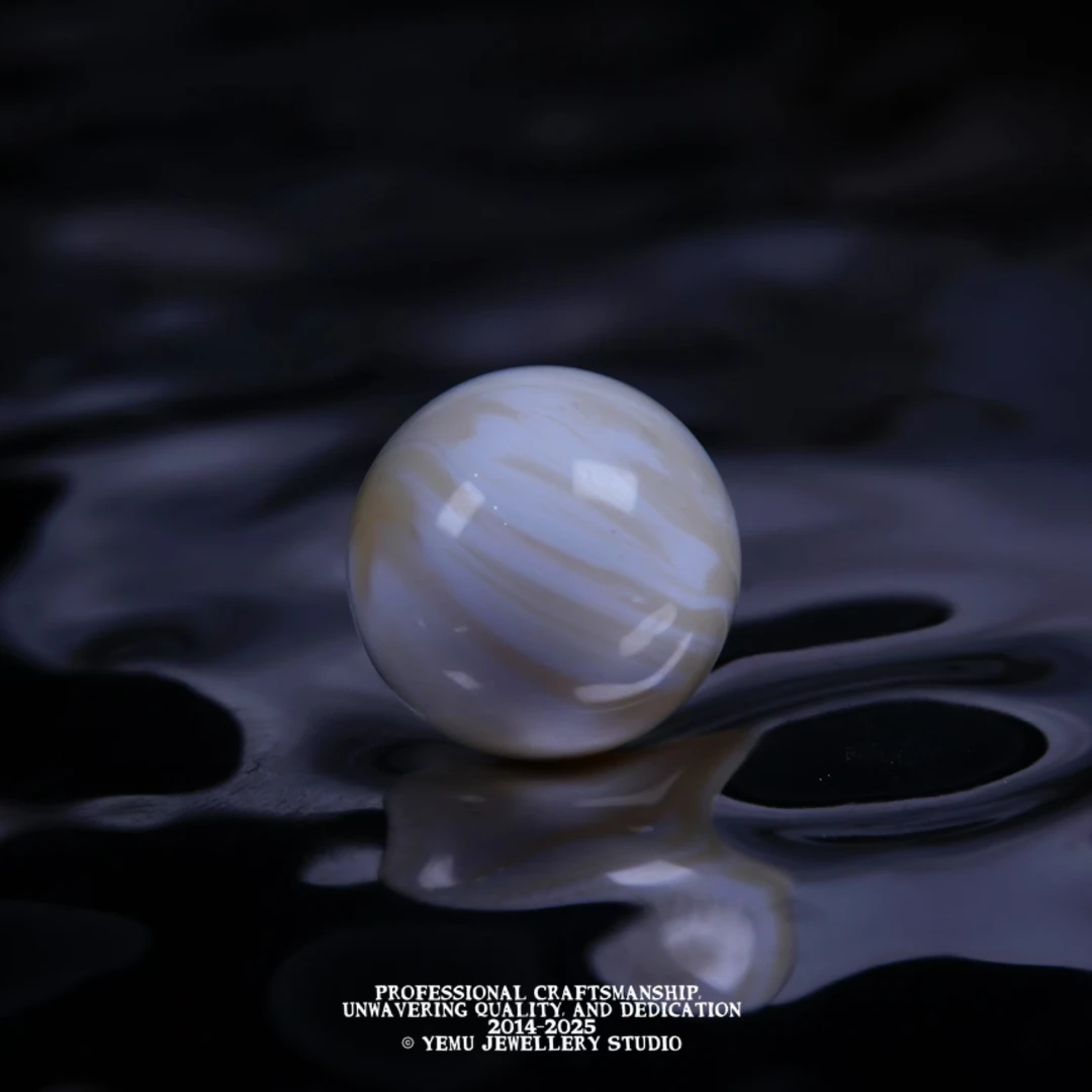 13毫米（13.4mm)橘底漆白拉丝圆珠配珠 一物一拍 天然俄料琥珀蜜蜡