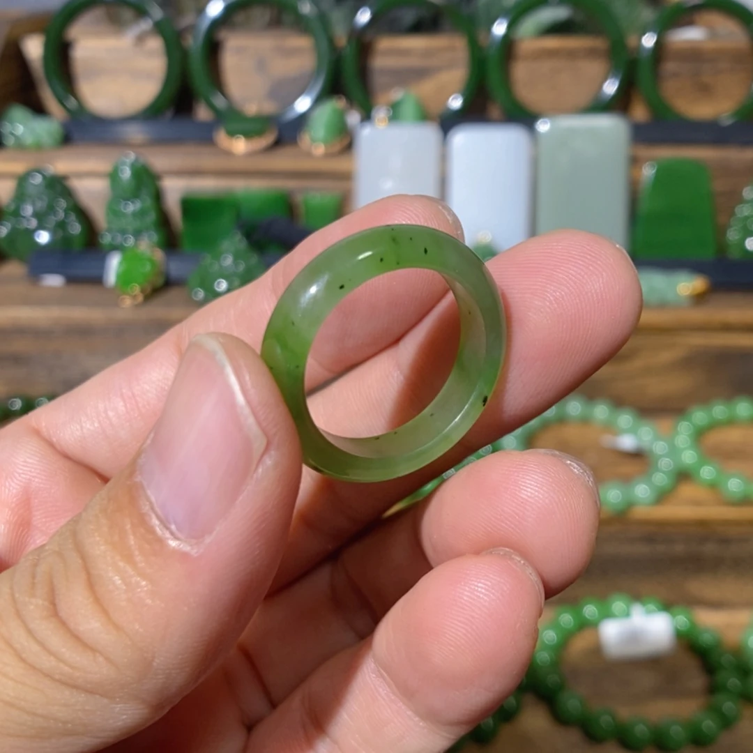 【闪购商品】吊坠(不含链)未镶嵌和田玉乌兰海碧玉戒圈 18.7