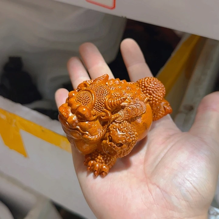 木花梨木10牛角金蟾一只