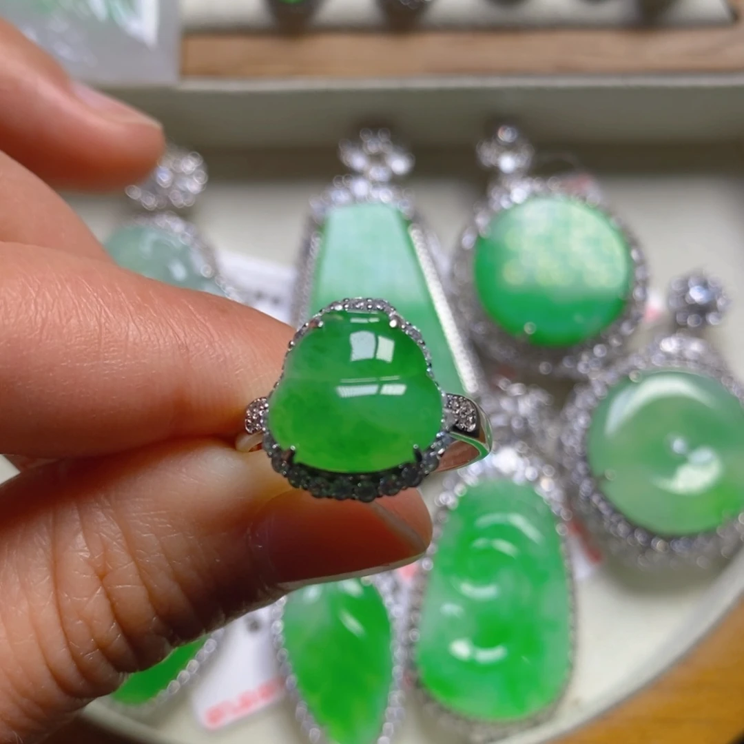 翡翠颈饰银S925镶嵌葫芦女戒