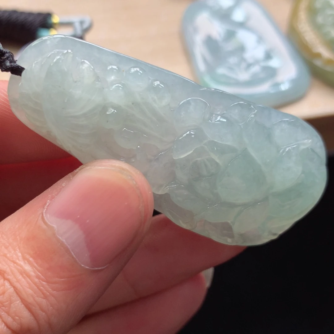 颈饰未镶嵌翡翠吊坠