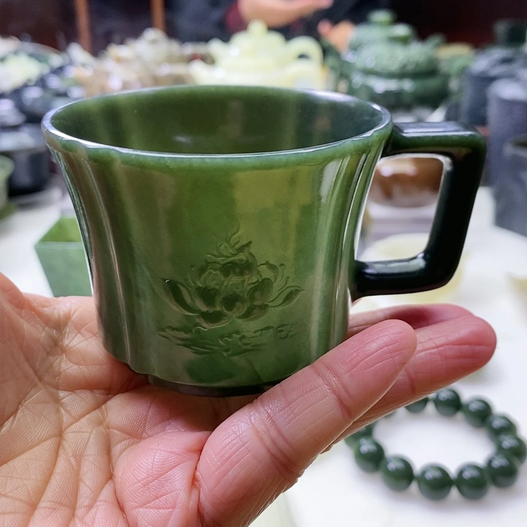 和田玉茶杯（微瑕）未镶嵌