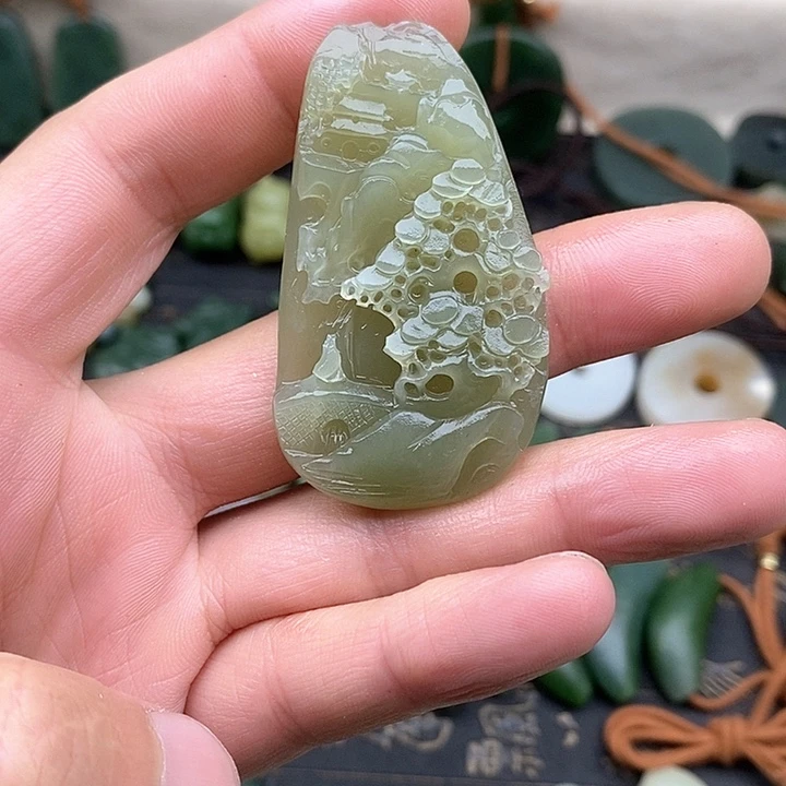 颈饰未镶嵌和田玉