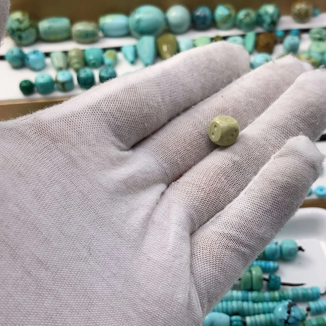 绿松石未镶嵌挂件