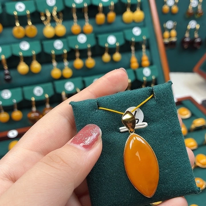 琥珀银S925镶嵌颈饰