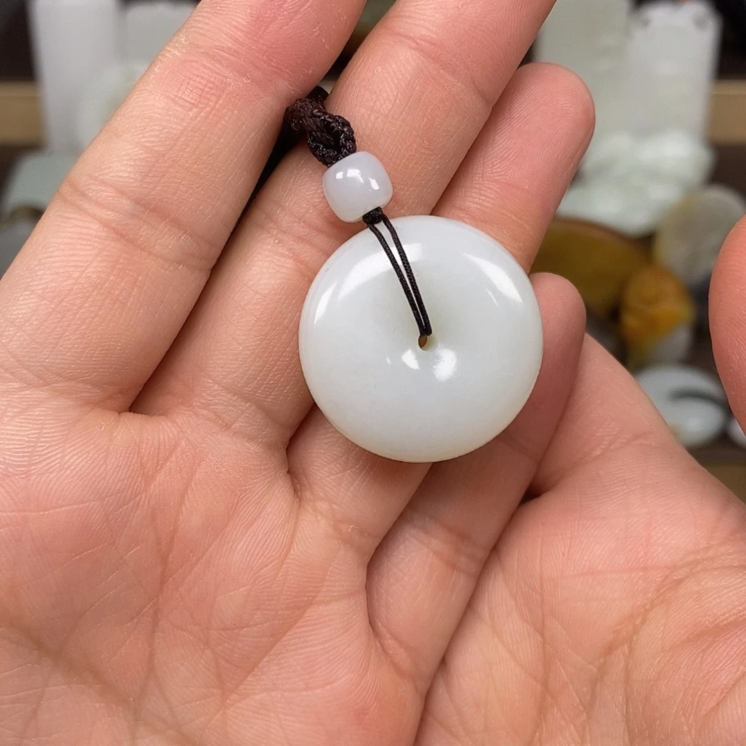 和田玉未镶嵌颈饰1