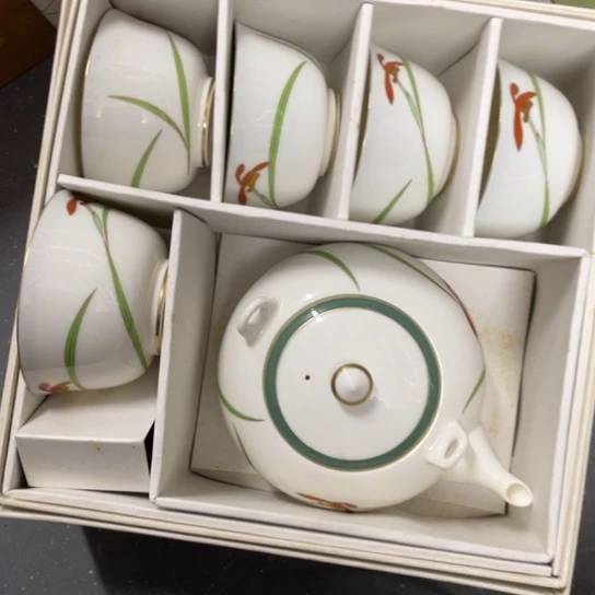 秋***水金葡萄瓷器欢迎您