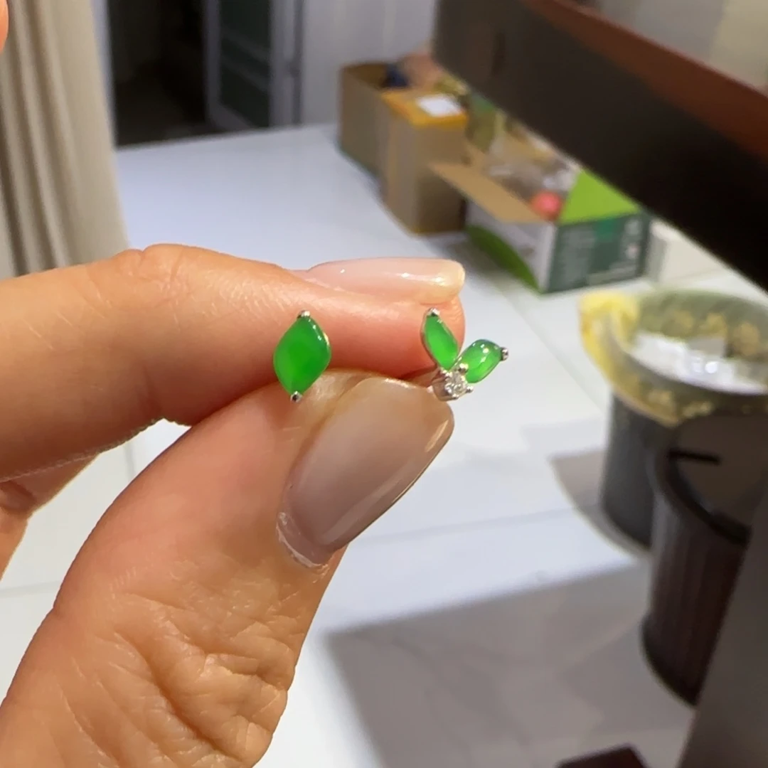 翡翠18K金镶嵌颈饰随行耳钉