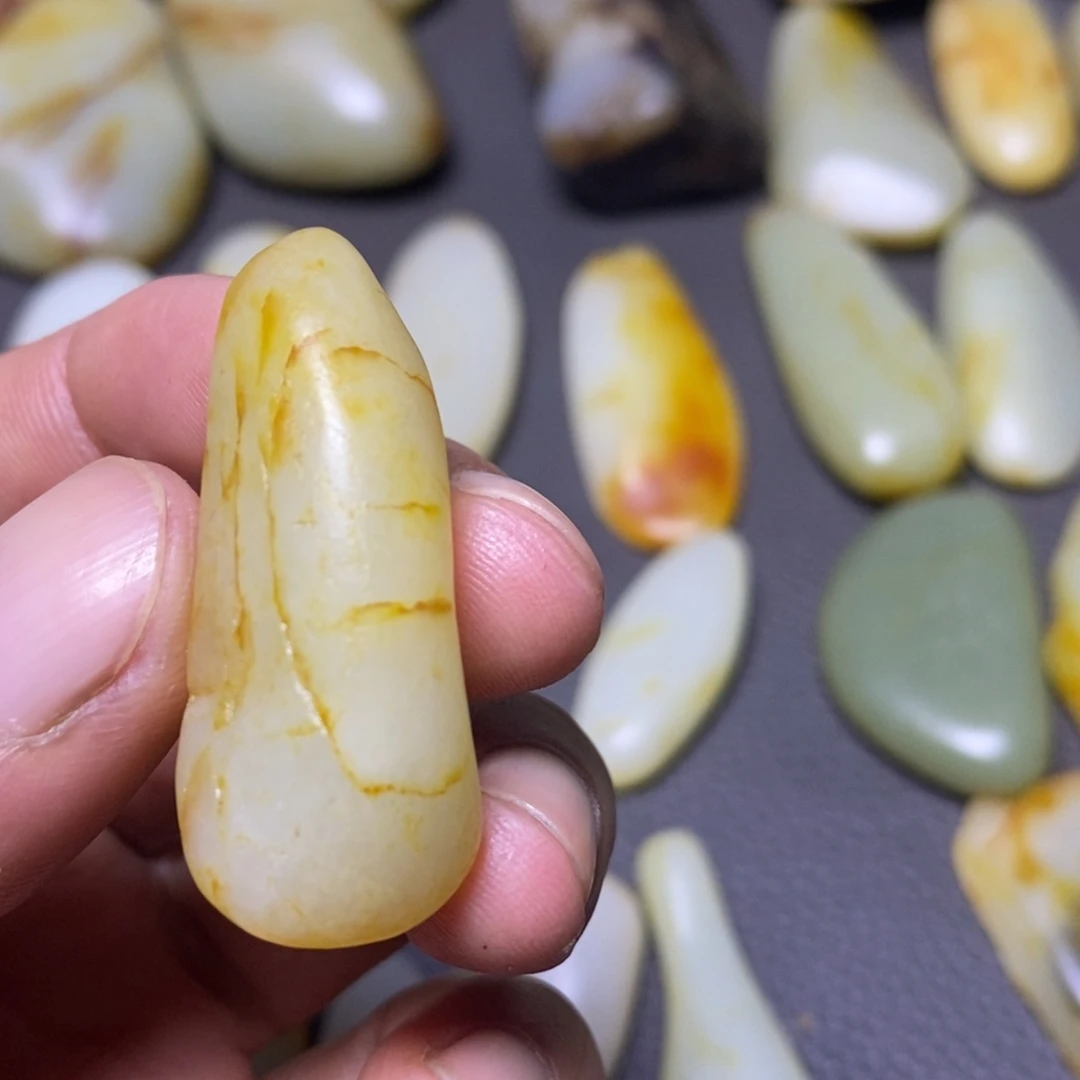 和田玉（糖玉）未镶嵌挂件