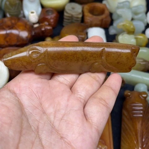 未镶嵌蛇纹石玉颈饰60