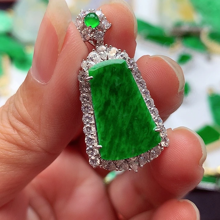 翡翠银S925镶嵌颈饰翡翠