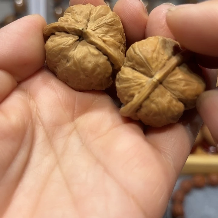 文玩核桃吊坠哈*哈云朵650