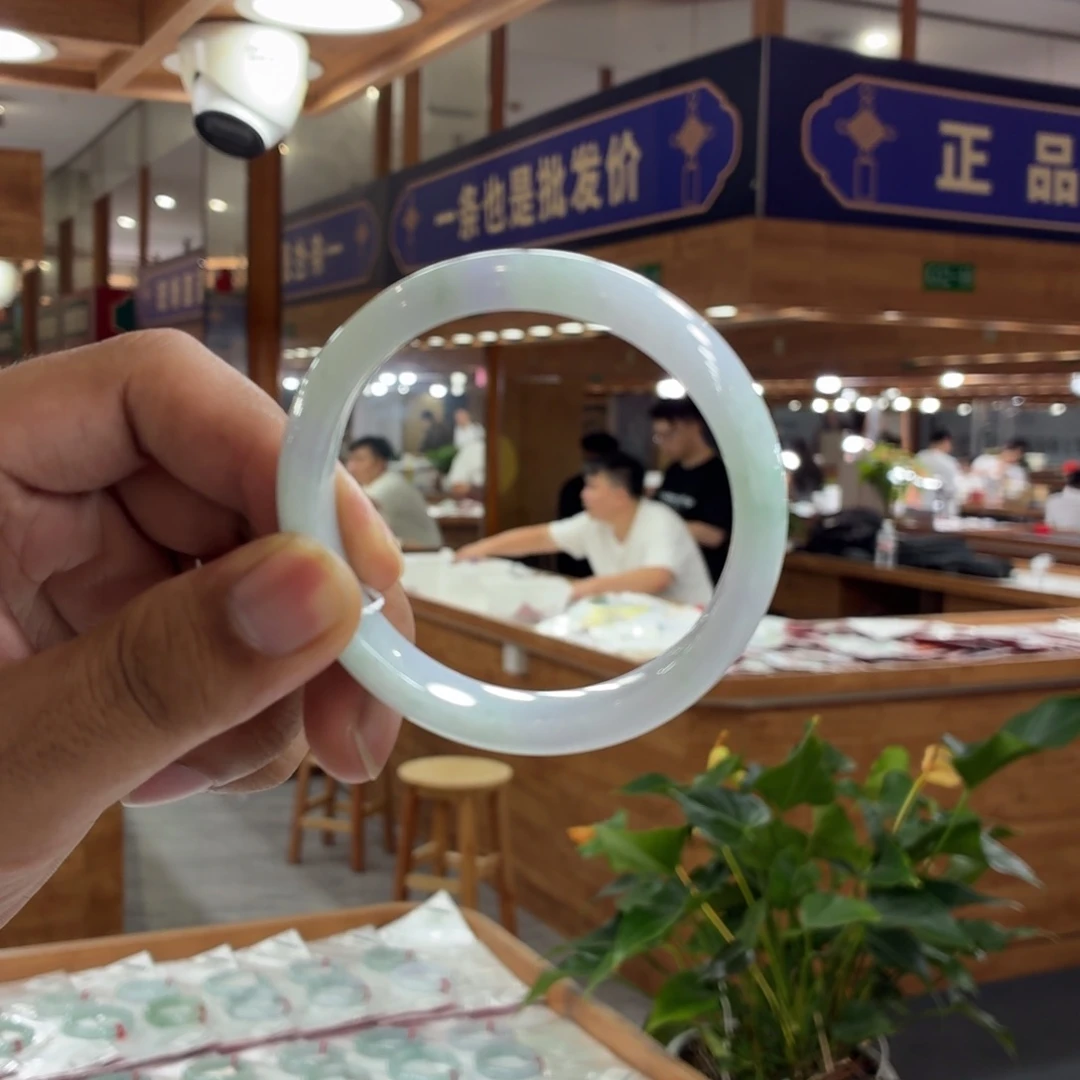 未镶嵌手镯翡翠手镯
