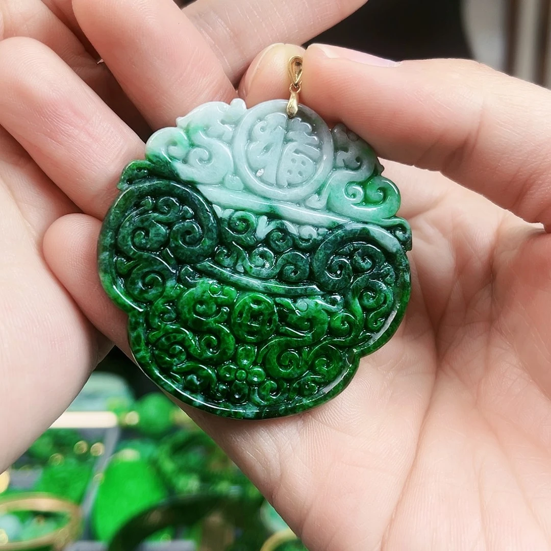 翡翠颈饰18K金镶嵌吊坠