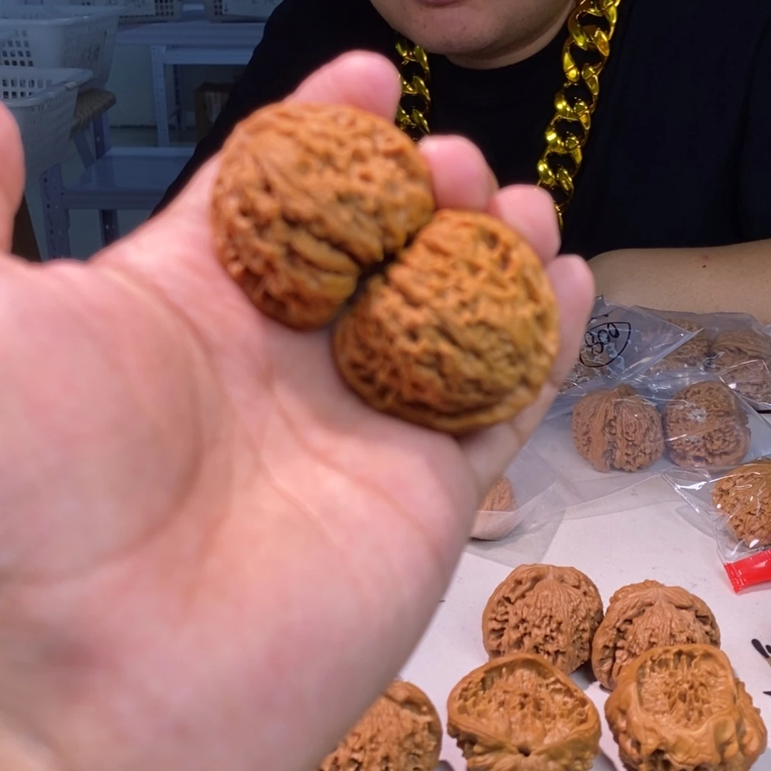 文玩核桃吊坠南疆石40尺，023