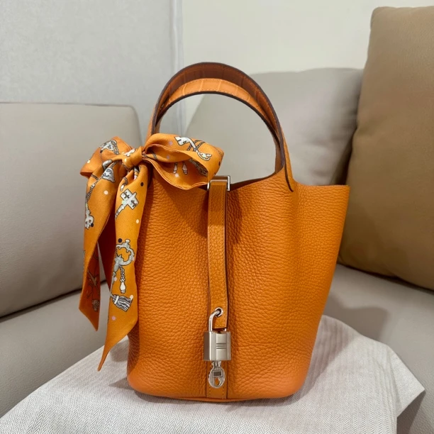 99新 Hermes/爱马仕 爱马仕橙色touch菜蓝子18鳄鱼皮手柄手提包