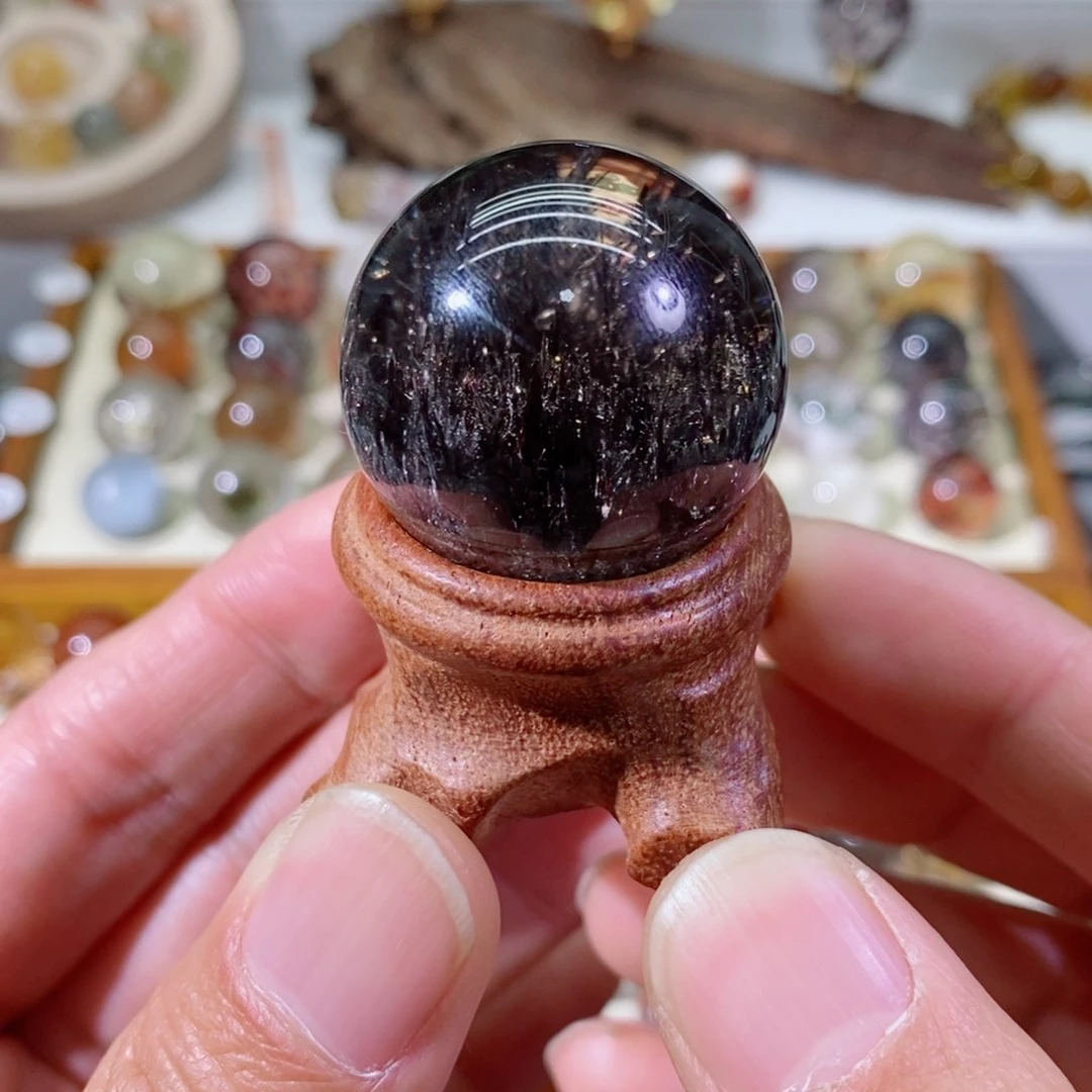 水晶单珠，未镶嵌六***雕