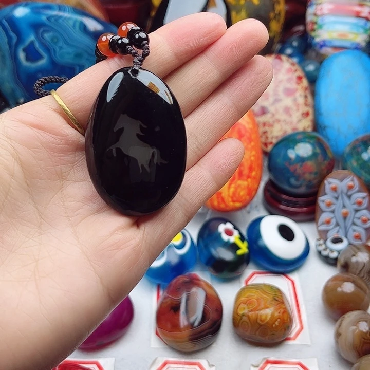 玛瑙/玉髓未镶嵌珠宝奇石