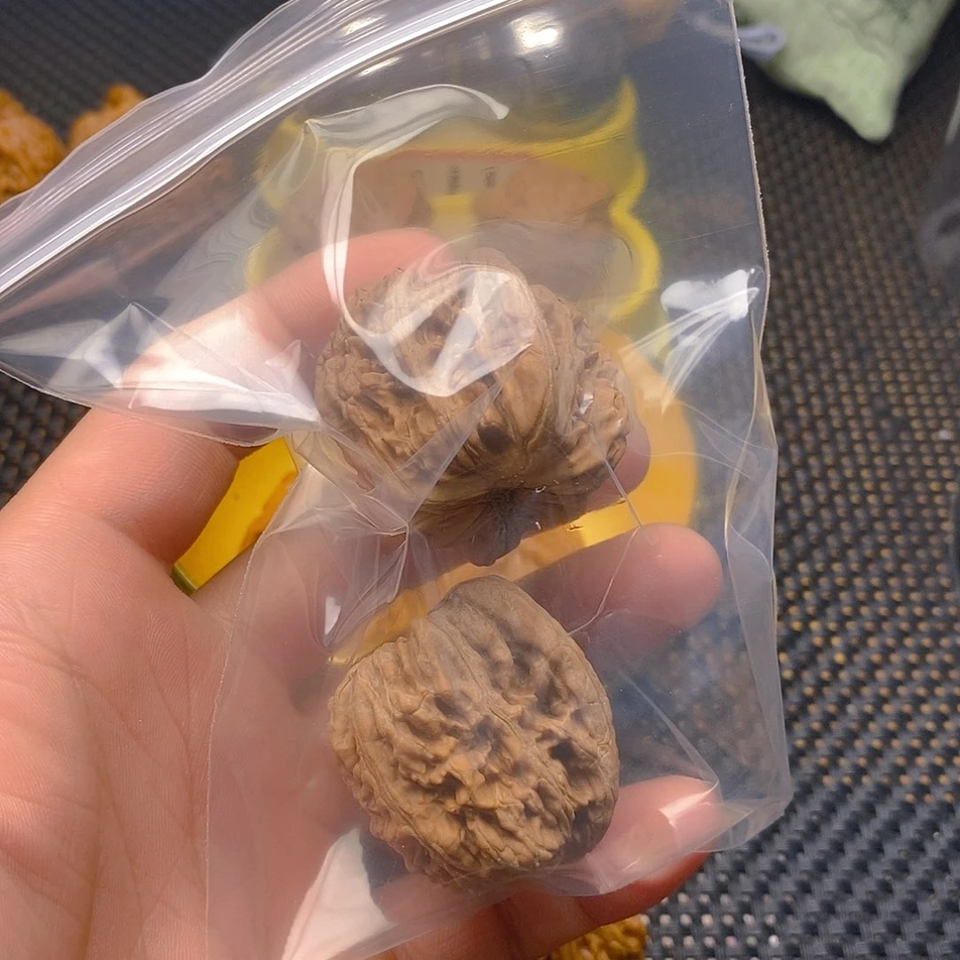 吊坠文玩核桃文玩核桃盒三棱炸炸炸炸炸
