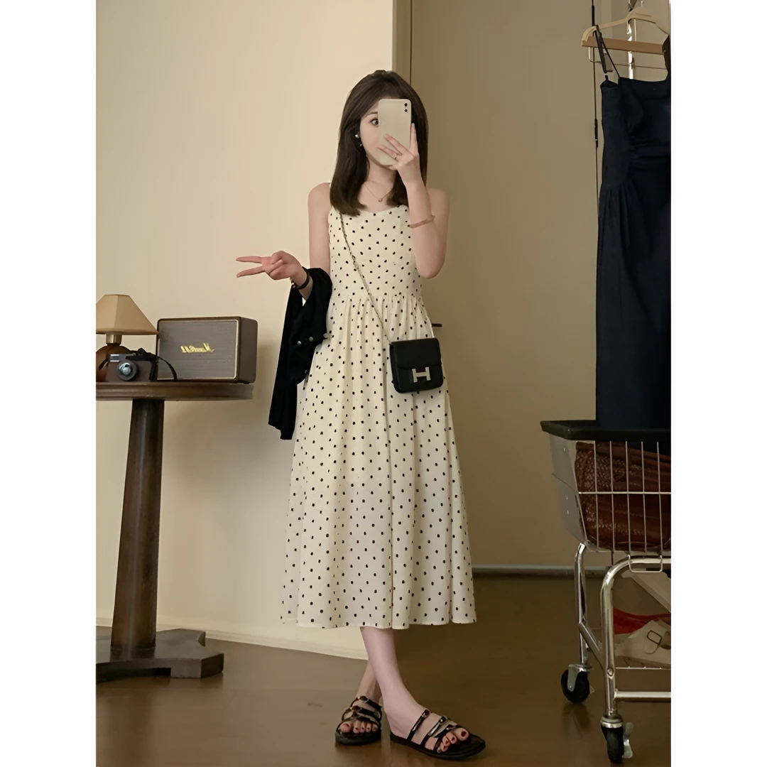 夏季收腰白色波点连衣裙女2025新款法式复古海边度假气质连衣裙女