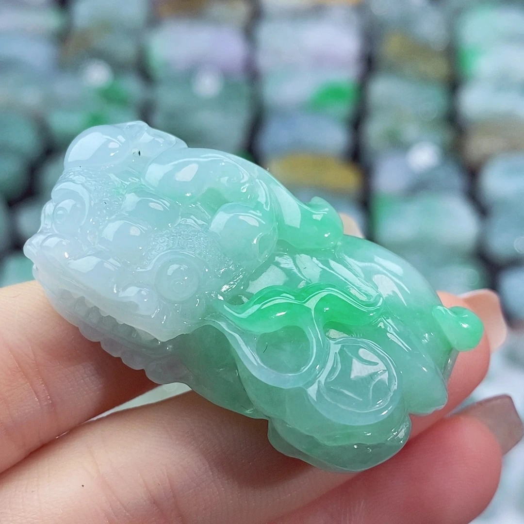 颈饰未镶嵌翡翠天然
