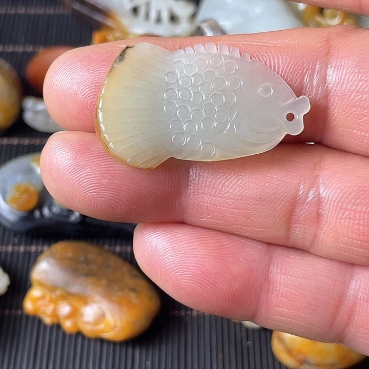 和田玉颈饰未镶嵌彭*壮