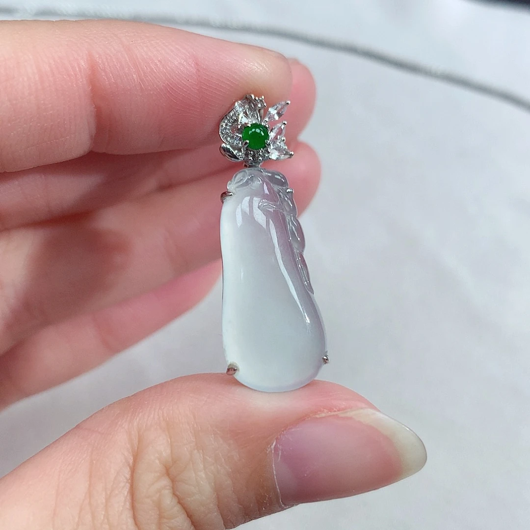 颈饰18K金镶嵌翡翠福瓜