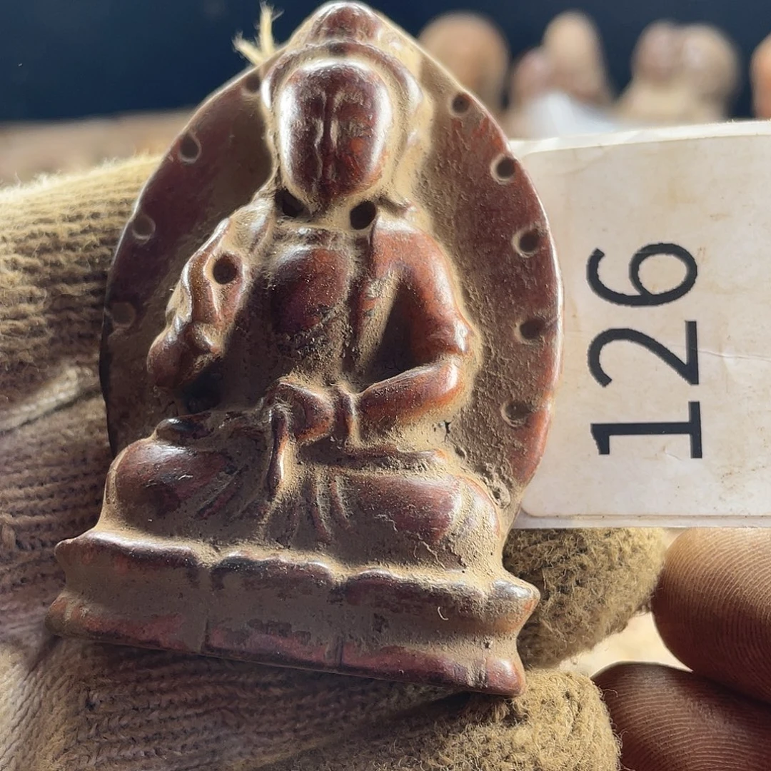 叶***光和田玉（糖玉）未镶嵌挂件