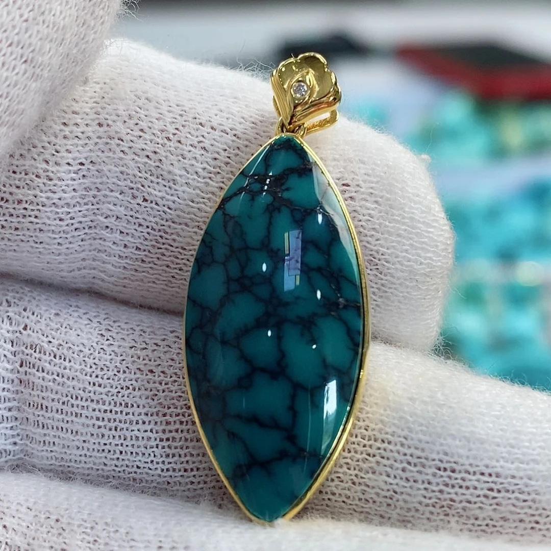 绿松石配饰18K金镶嵌