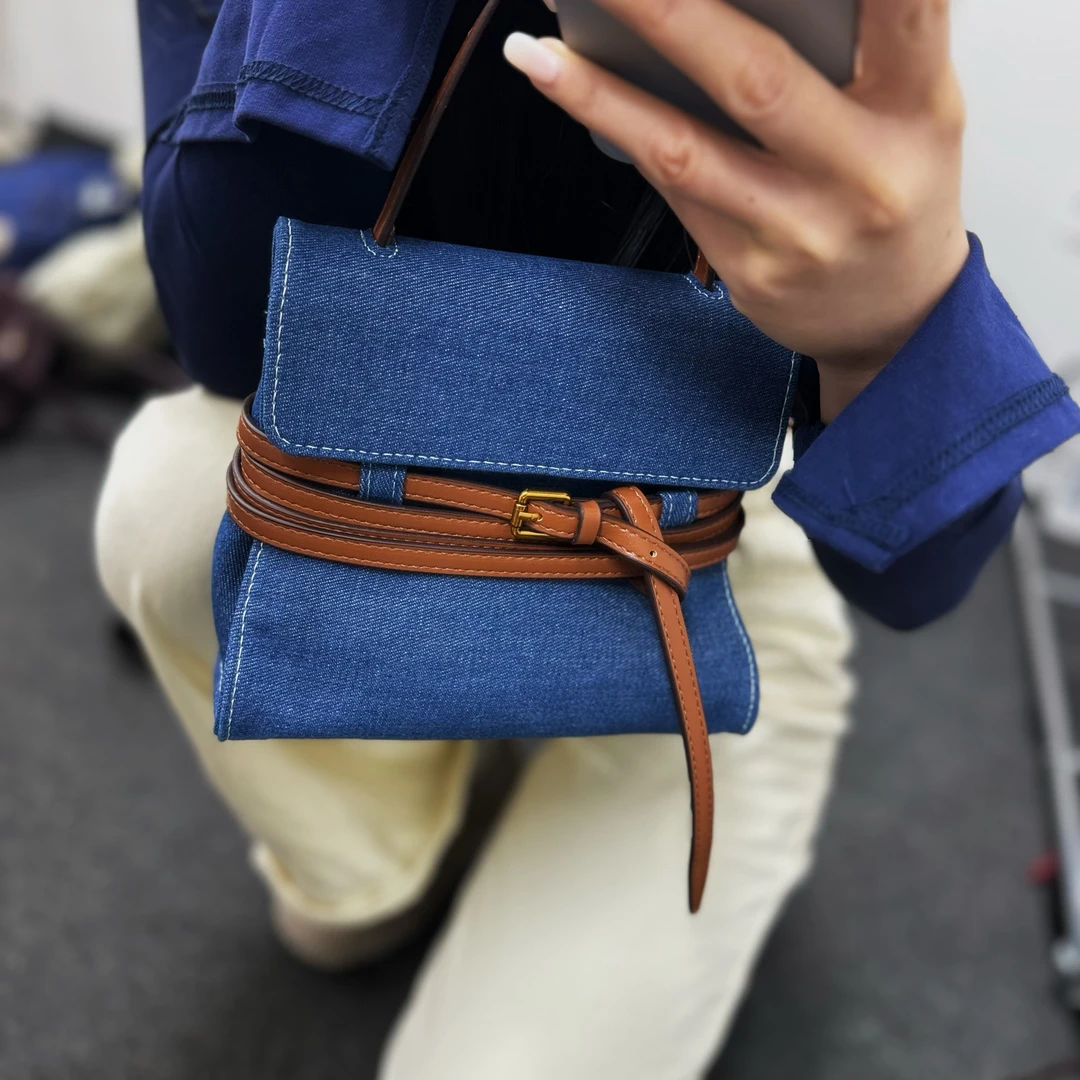 单肩斜挎女包Q901-Q930