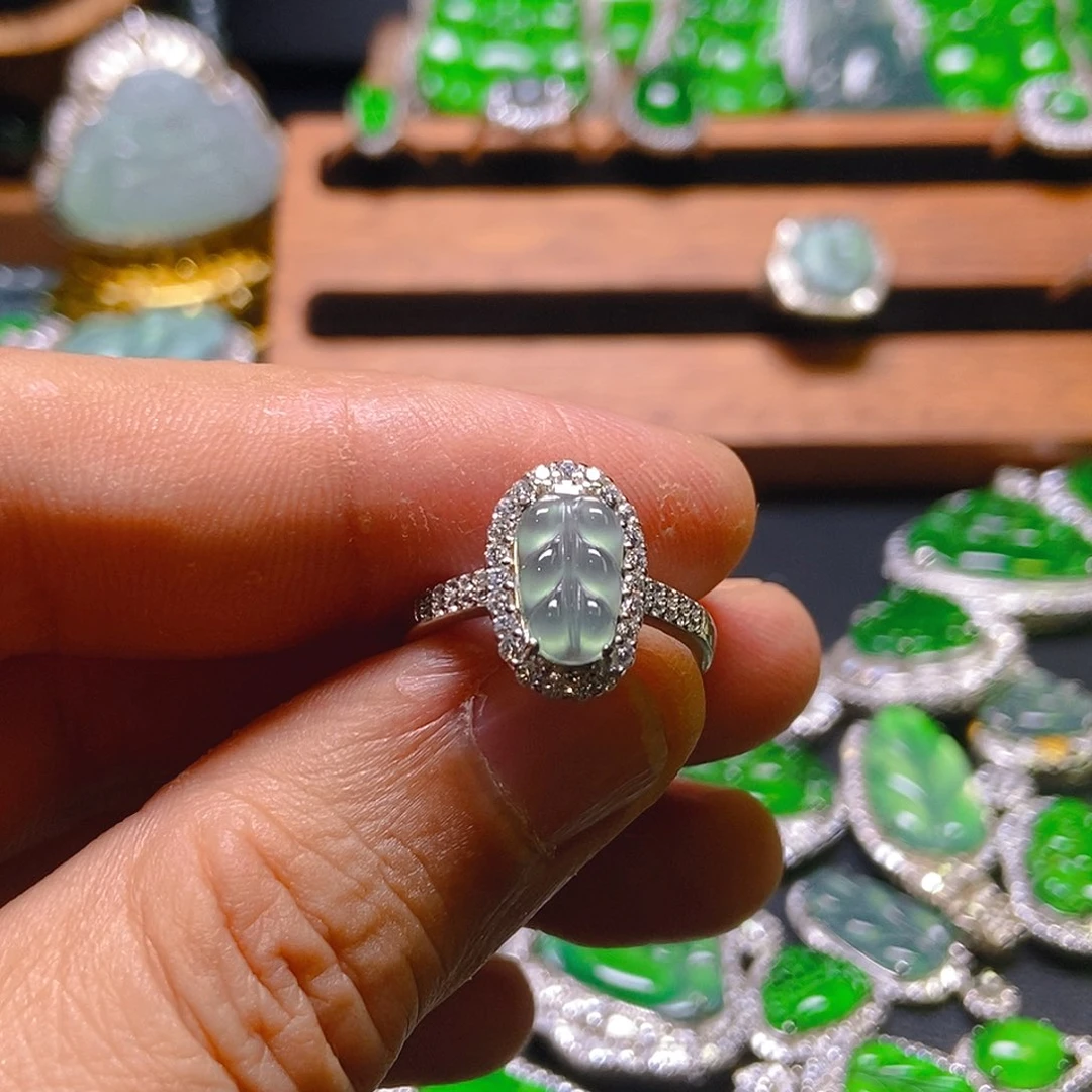 翡翠戒指未镶嵌郑*以332戒指