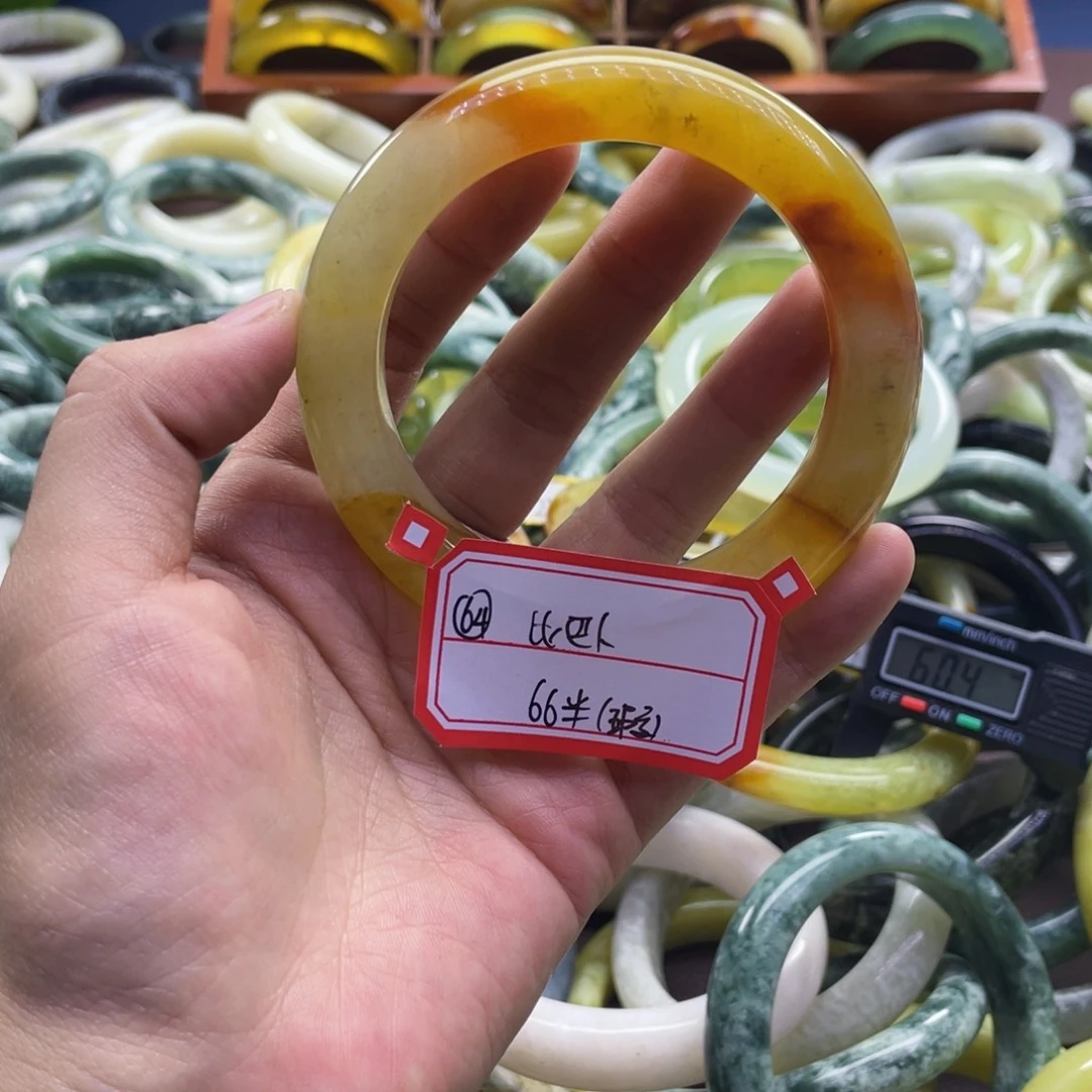 比***卜蛇纹石玉未镶嵌手镯