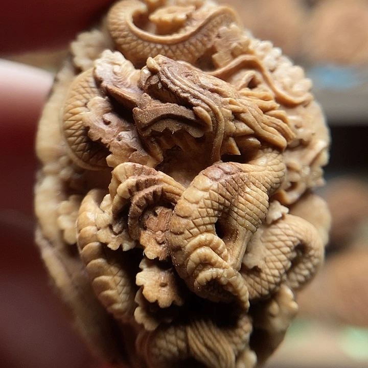 纯手刀浮雕大龙牌