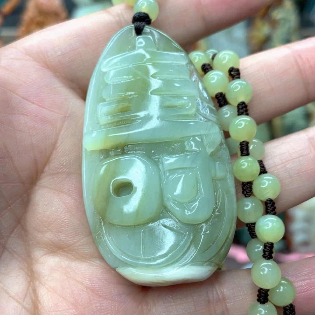 蛇纹石玉颈饰未镶嵌
