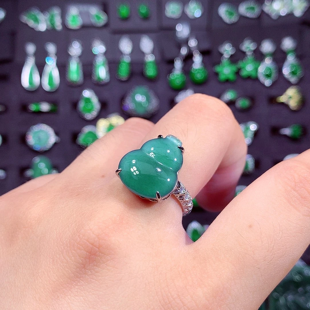 颈饰未镶嵌翡翠天然