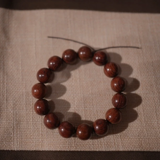 正宗缅甸花梨缅甸酸枝1.5手串
