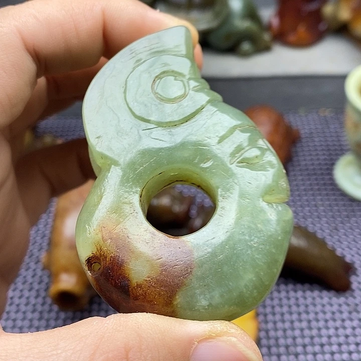 未镶嵌蛇纹石玉颈饰