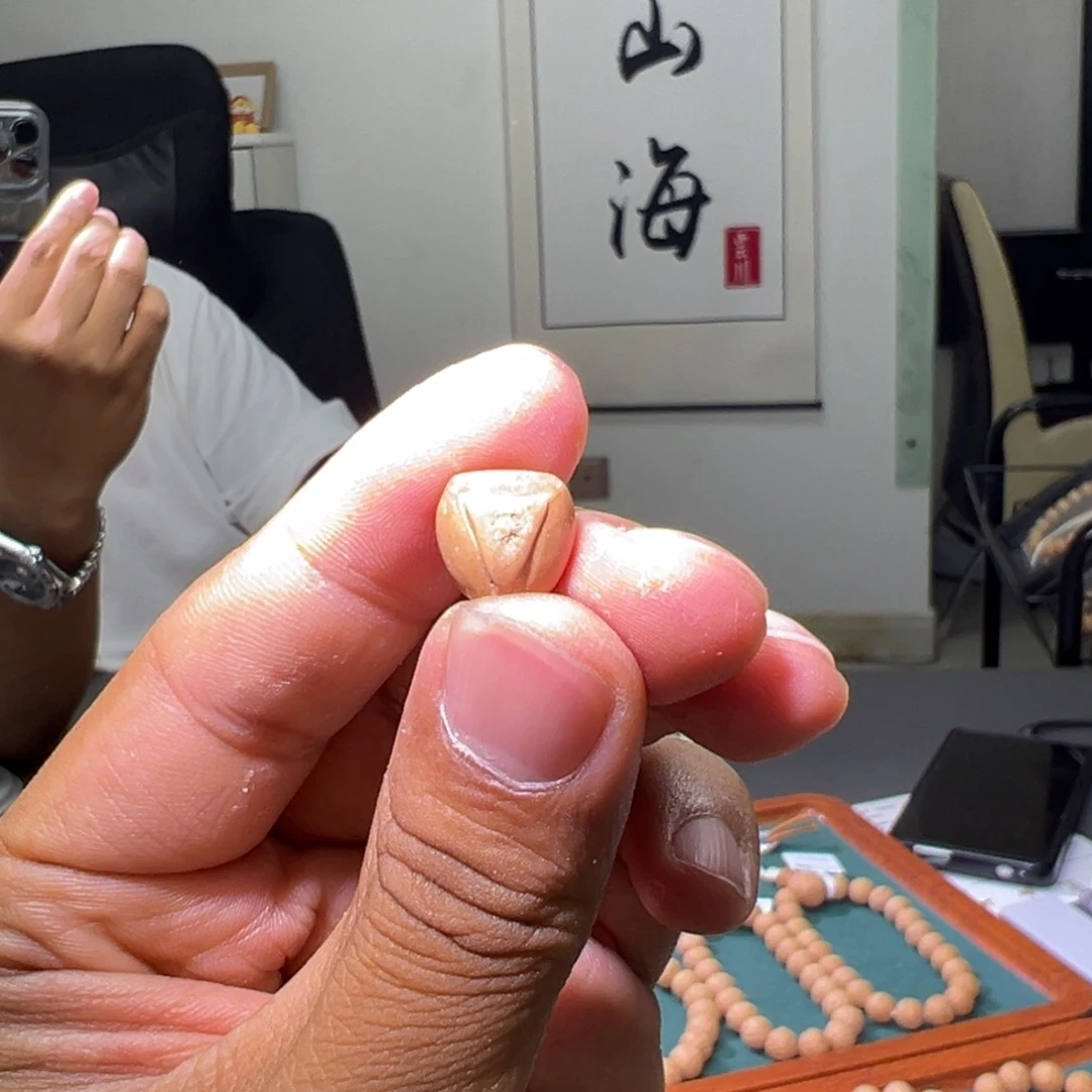 小***巴凤眼菩提吊坠龙塔