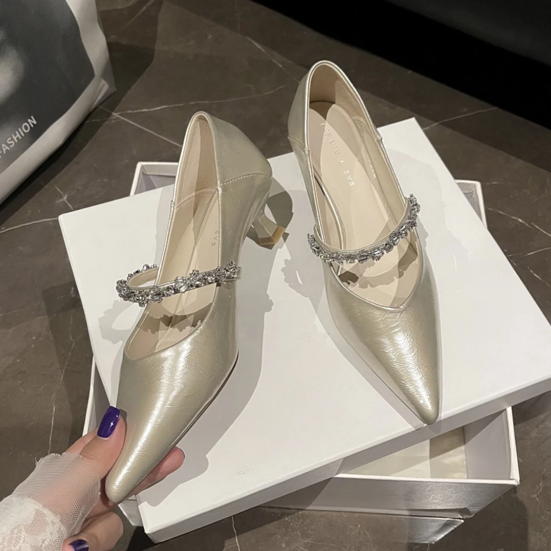 法式绝美气质浅口单鞋女水钻一字带玛丽珍鞋配裙子尖头鞋5101-1