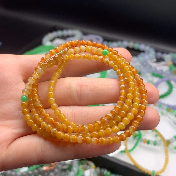 翡翠手镯未镶嵌翡翠