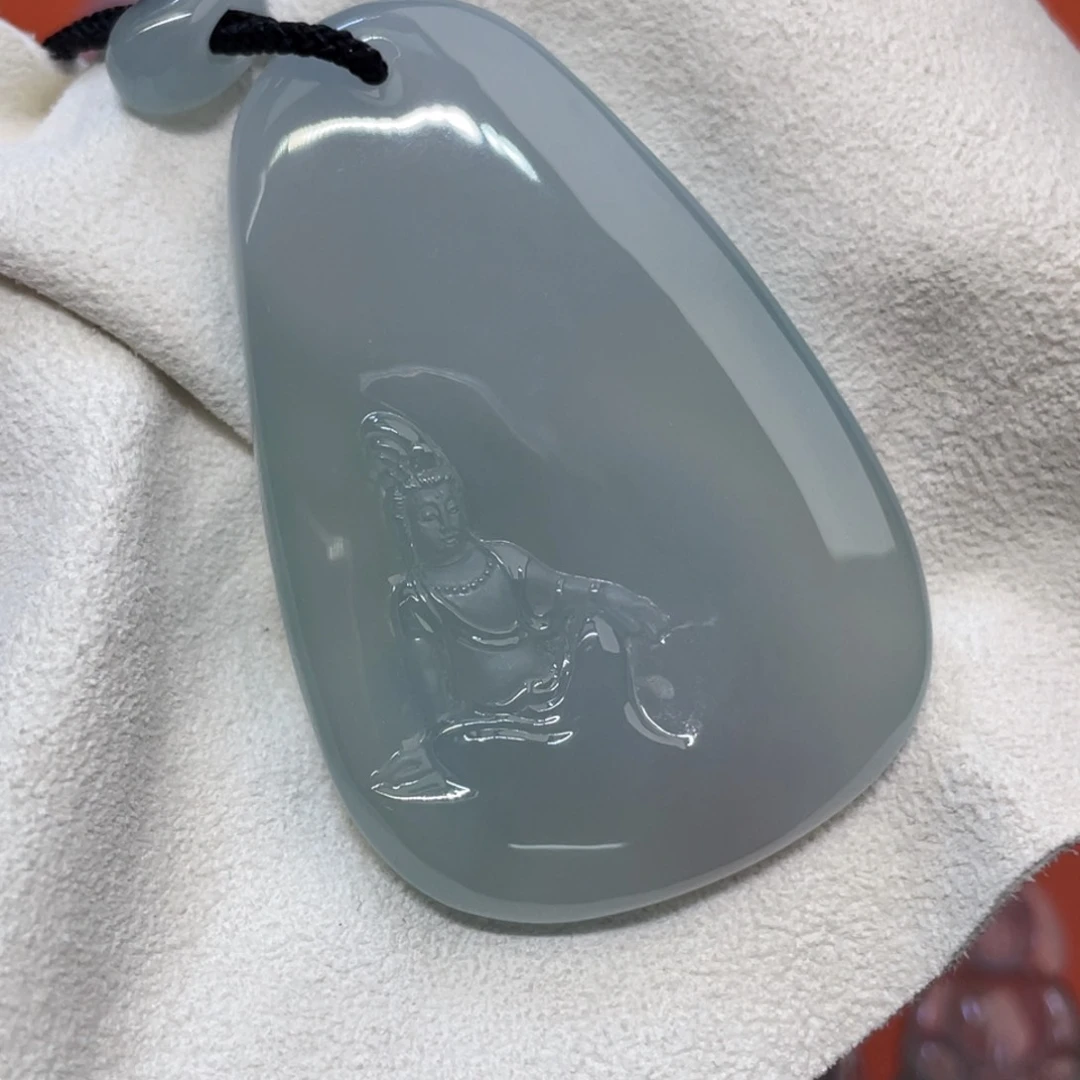 白***隙翡翠未镶嵌颈饰观音