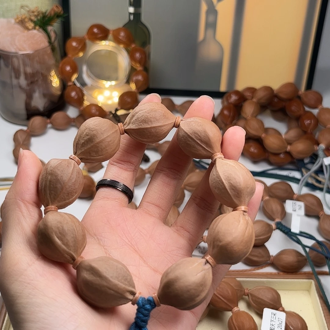 戒***白橄榄核吊坠梅林铁核2127