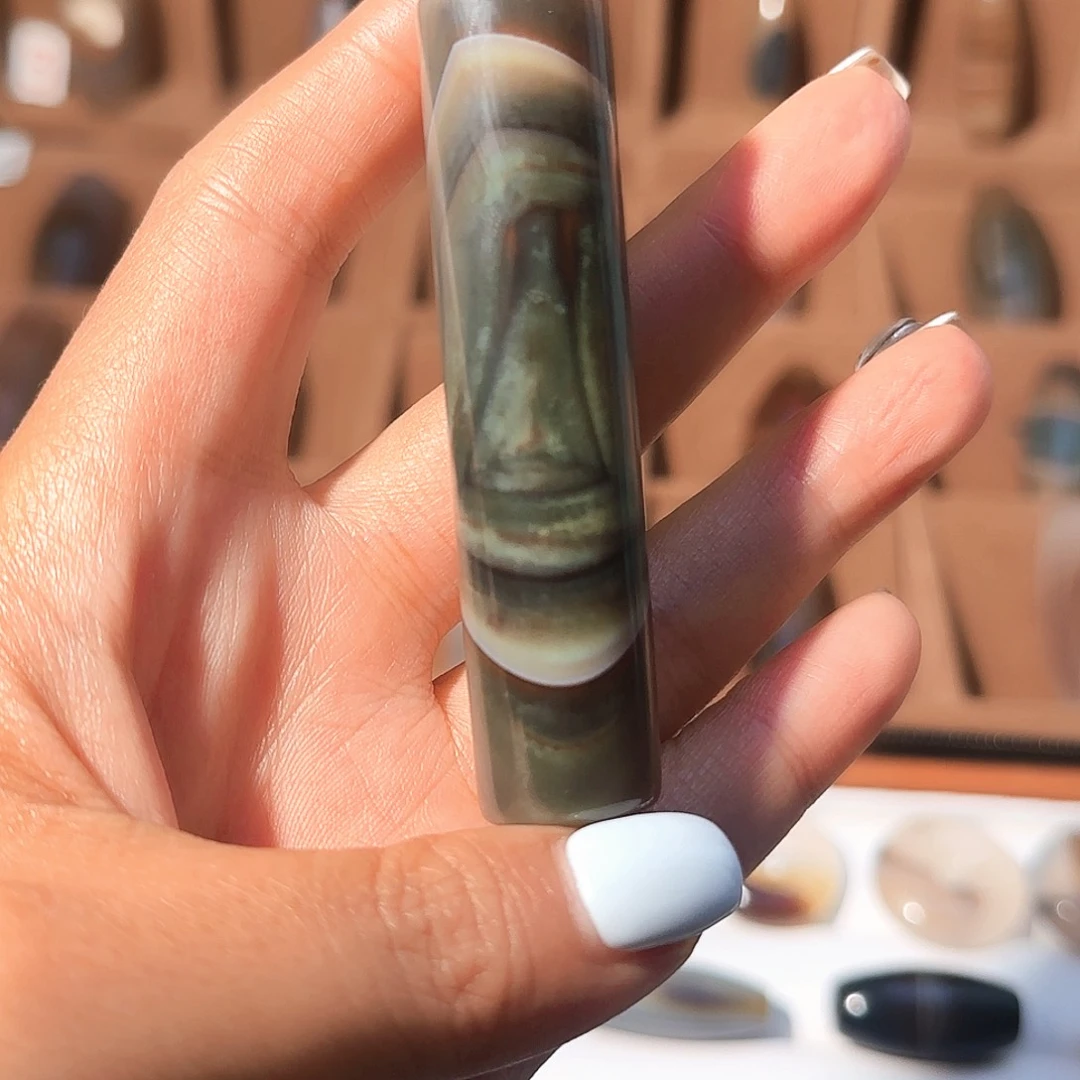 合金颈饰玛瑙/玉髓三*