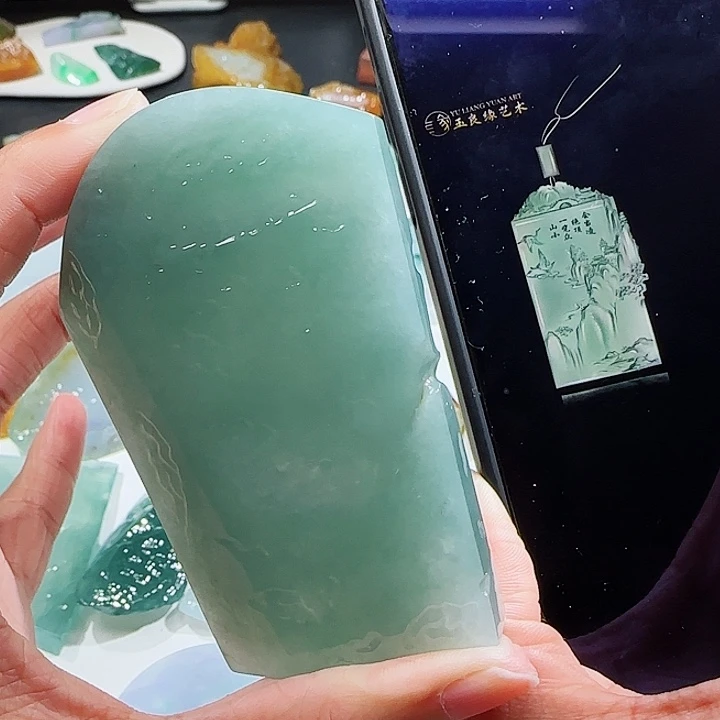 定制翡翠未镶嵌翡翠挂件