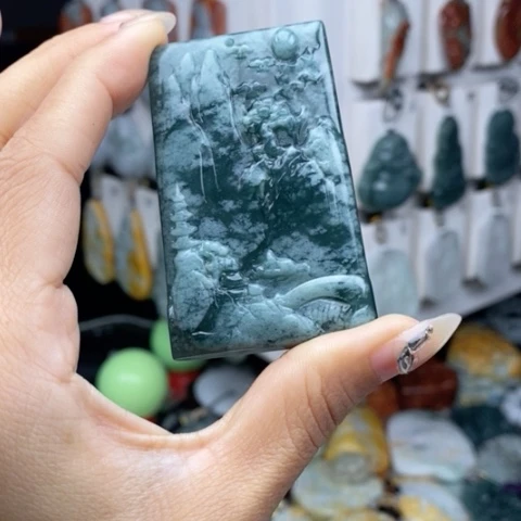 翡翠颈饰未镶嵌翡翠