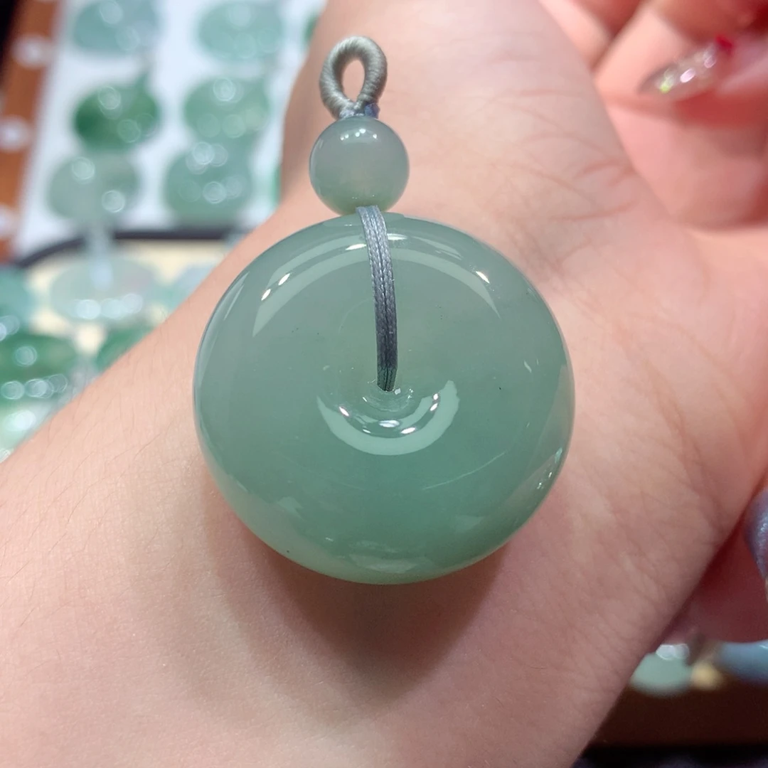 翡翠未镶嵌颈饰66